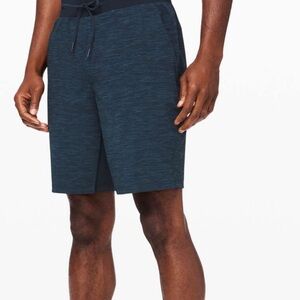 Lululemon T.H.E. Short 9" *Liner
Heather Allover Iron Blue True Navy XL